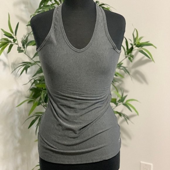 Under Armour Tops - Under ARMOUR HEATGEAR FITTED SPORTS TANK TOP GREY | V NECK RACERBACK
